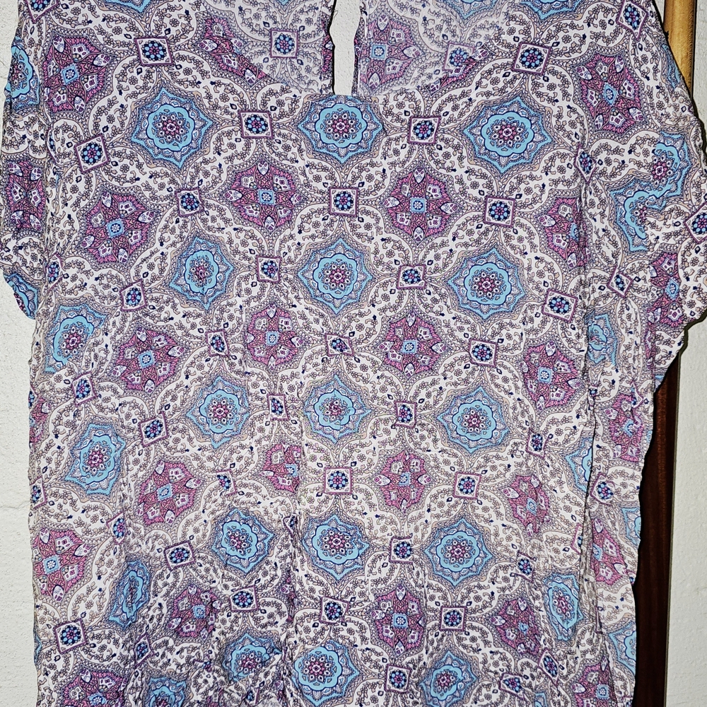 Jones New York Blue and Purple Graphic Short Sleeve Blouse
